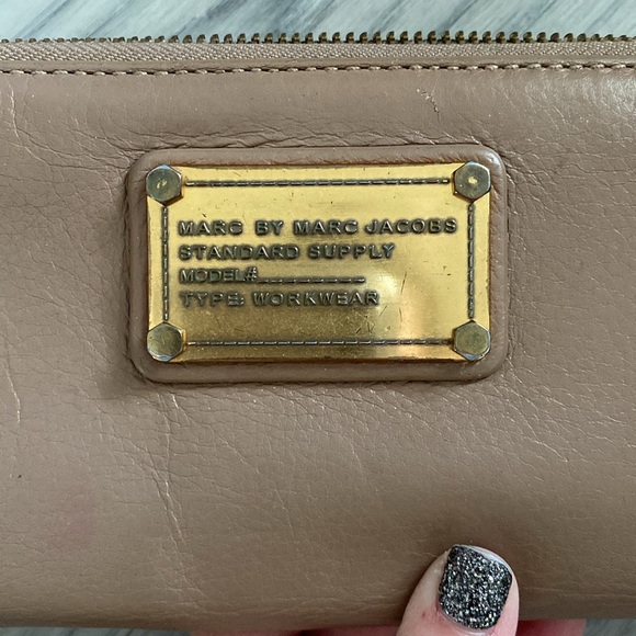 Marc Jacobs Wallet - Picture 4 of 5